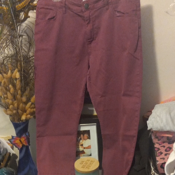 Kensie Pants - Kensie Women's Capris in Mauve